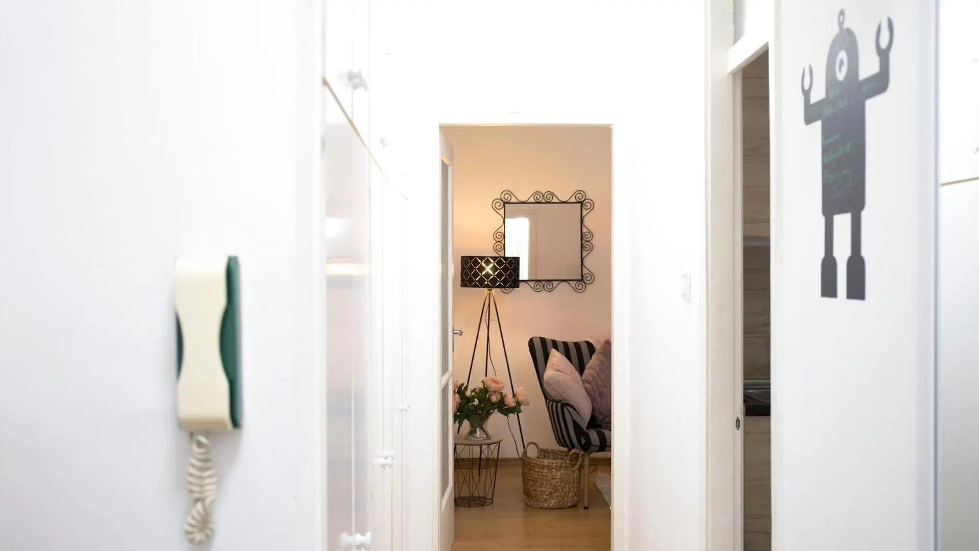 Walnut Apartman With Parking Βουδαπέστη